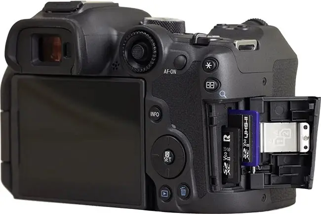 دوربین Canon EOS R7